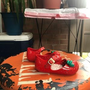 Mini Melissa strawberry jelly sandal